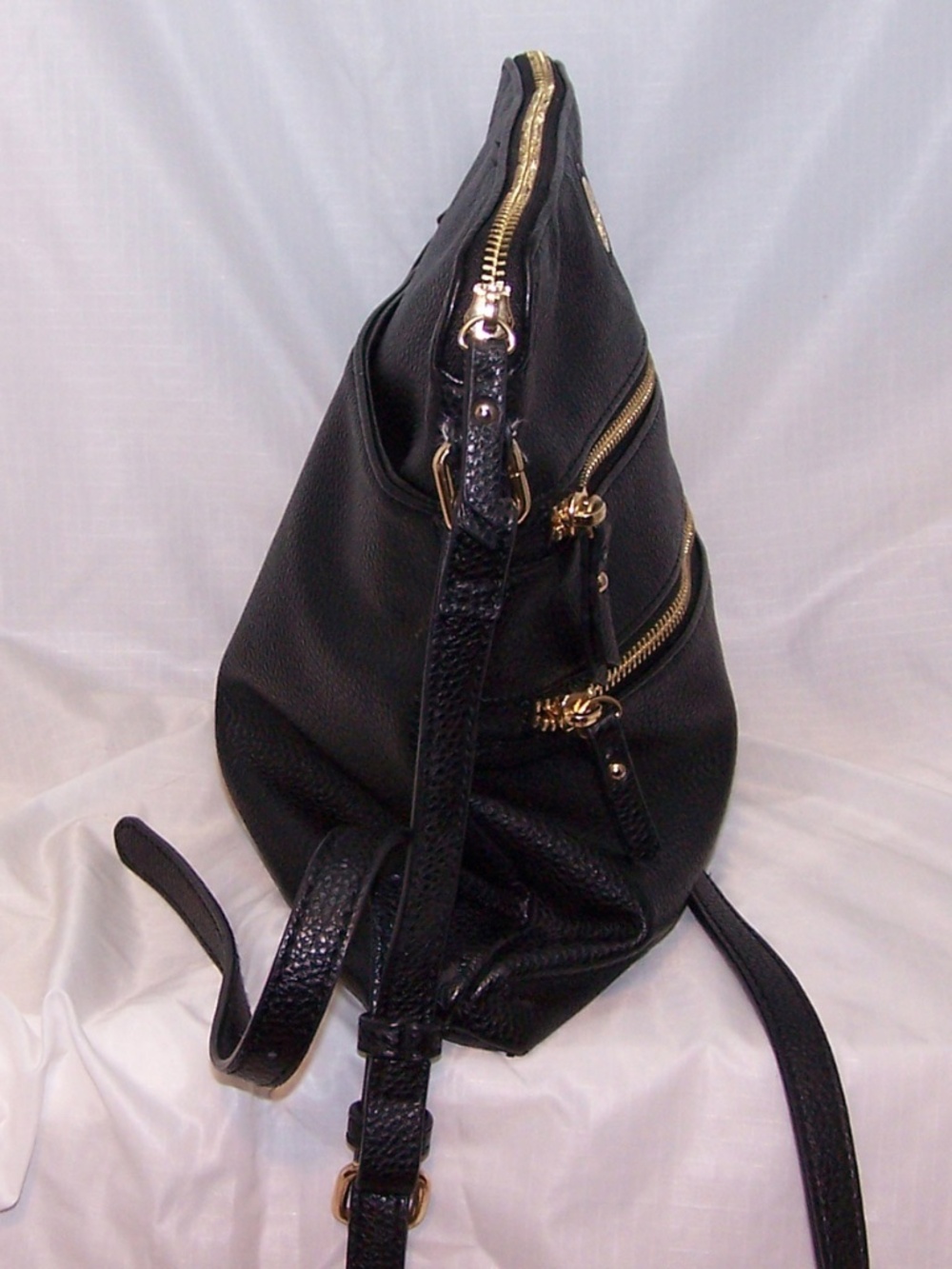 Anne Klein Traveler Crossbody Shoulder/Cross Body Purse in Saddle Black - Picture 3 of 10